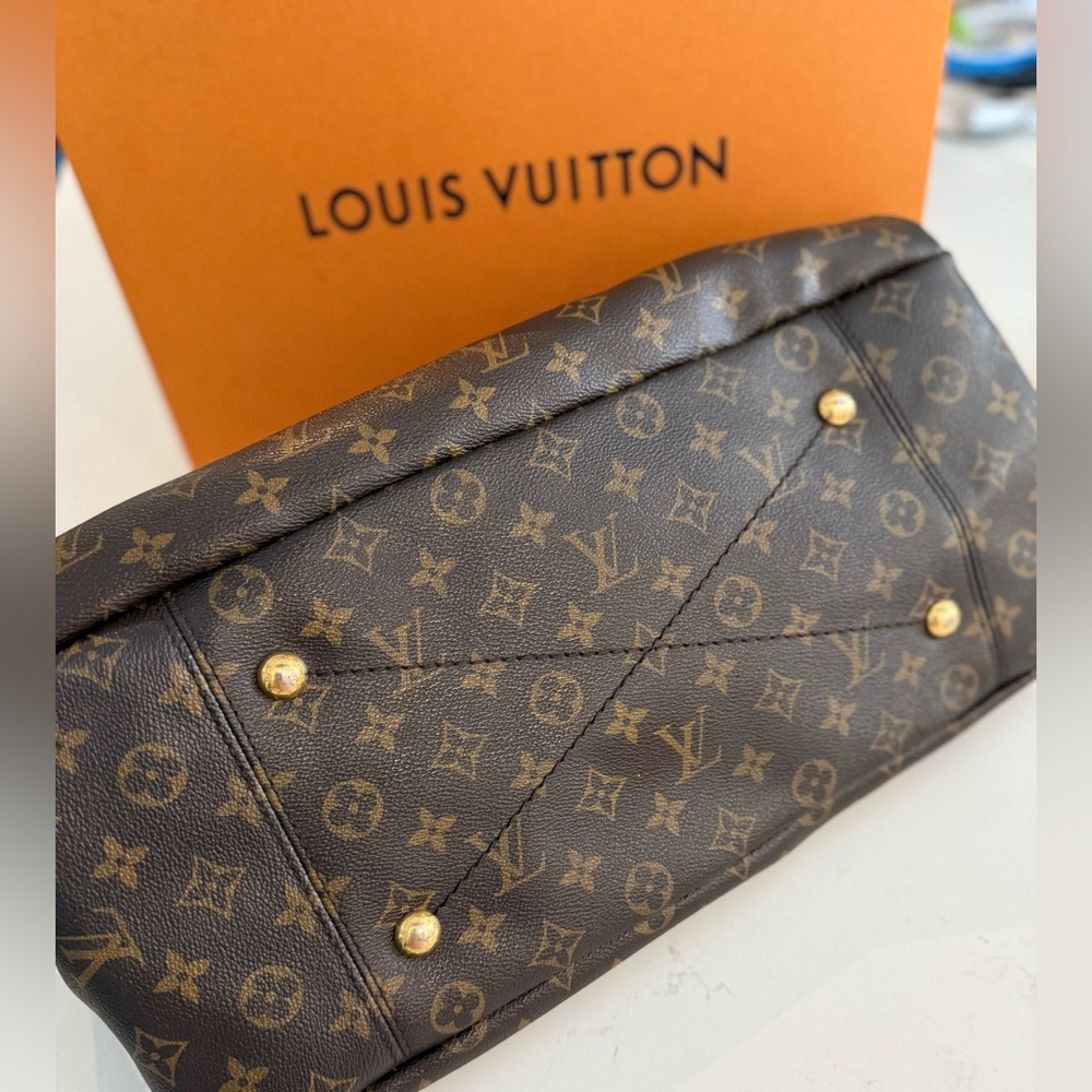 Louis Vuitton Monogram Artsy MM FULL INCLUSION ~ LV Box, LV Dust Bag and Cards - Picture 10 of 15
